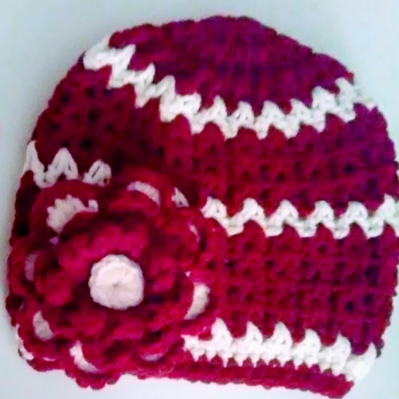 Crochet Crimson Beanie Hat Flower Women - Picture 1 of 2